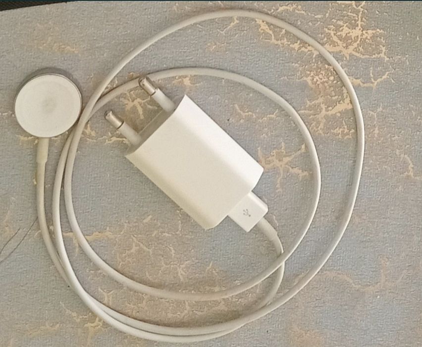 Продам часы Apple whatch 1 chrome limited 42 мм со всеми ремешками в к