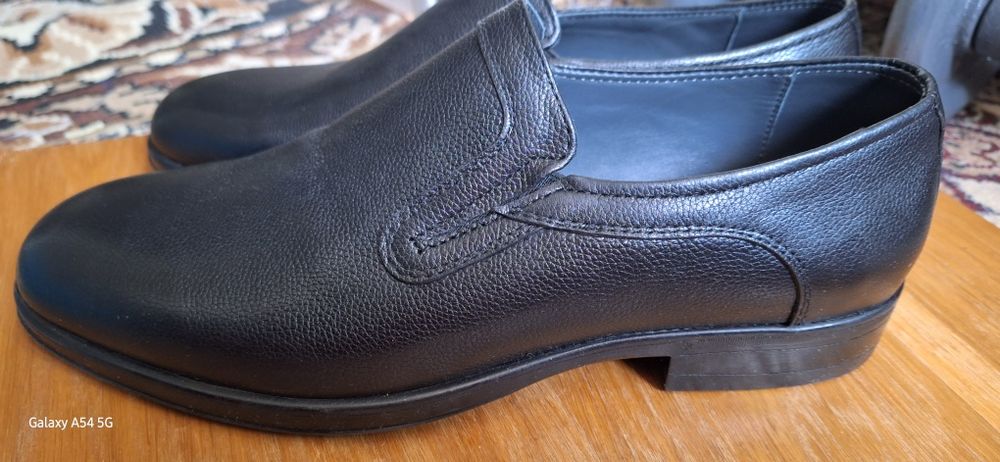 Новые кожанные туфли 40 размер