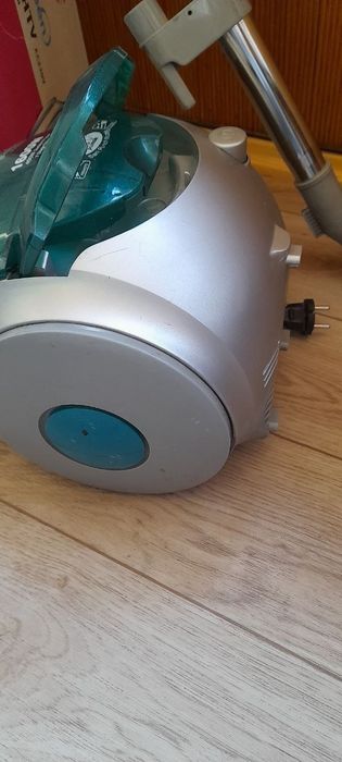 Пылесос  LG продаётся