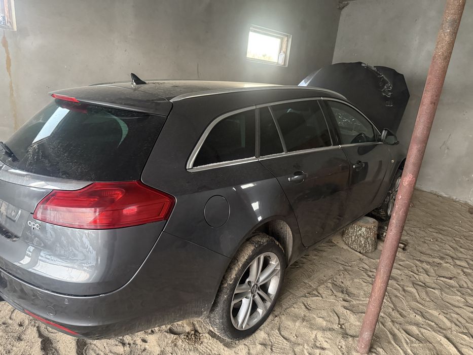 Vand/dezmembrez Opel insignia 2.0cdti 160cp cutie automata