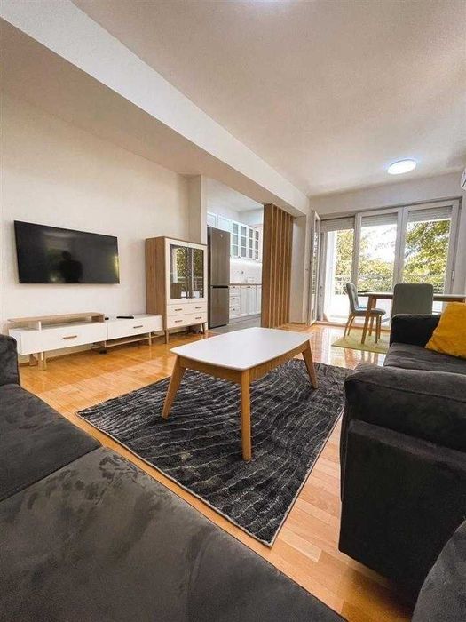 Дава се под наем Двустаен апартамент в Бургас, Възраждане - 63 кв.м за 234.6 € - Снимка #1