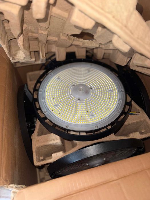 Lampă LED UFO High Bay Daewoo cu Senzor – Nouă – 99,99 Lei
