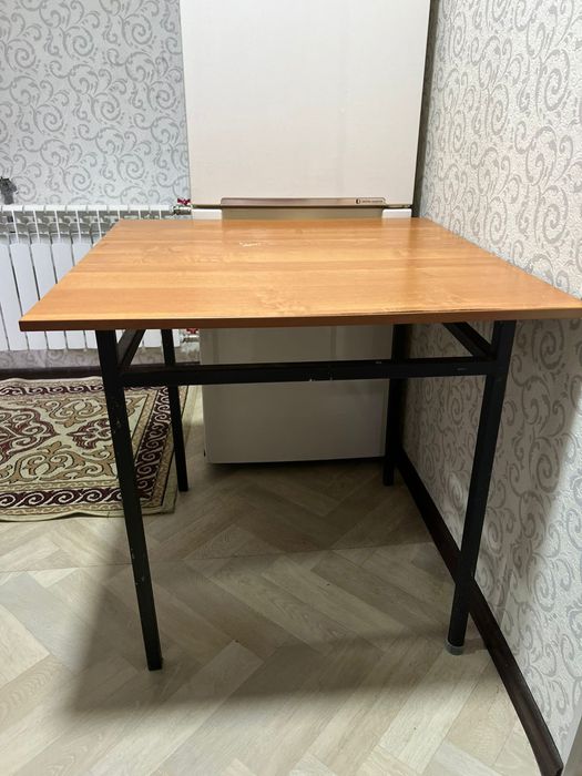 Кухонный стол 80×80см