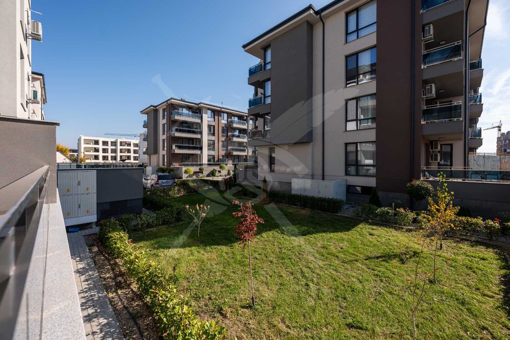 Продава се Тристаен апартамент в Пловдив, Западен - 125 кв.м за 2064 €/кв.м - Снимка #10