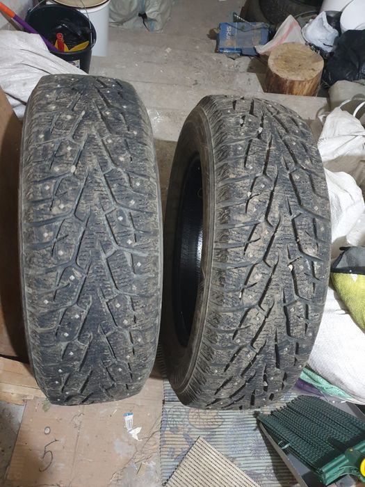 Yokohama 215/65 R16 шипованные