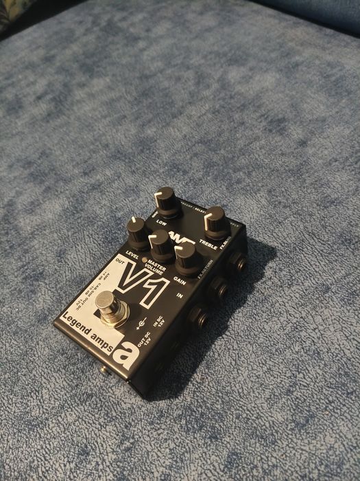 Педаль для электрогитары Amt v1