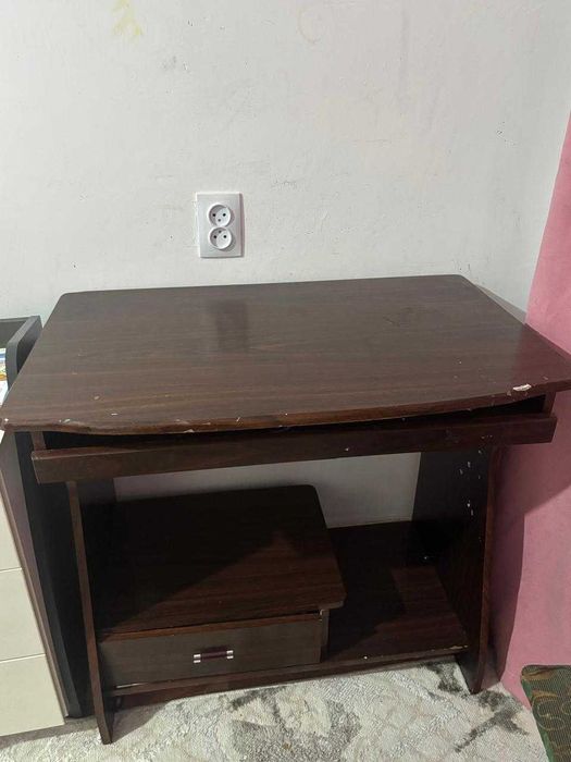 Продам стол  ( парта)