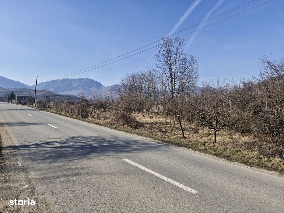 Teren de vânzare, acces asfaltat,lângă șosea, 2214 mp