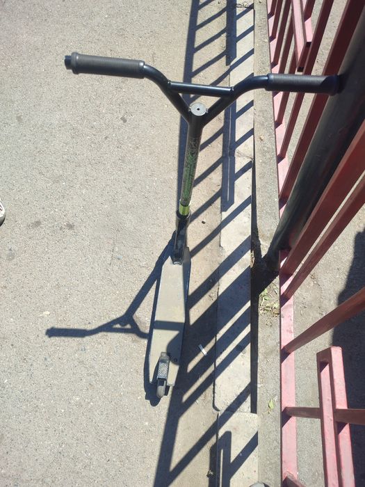 Самокат старый около 4 лет