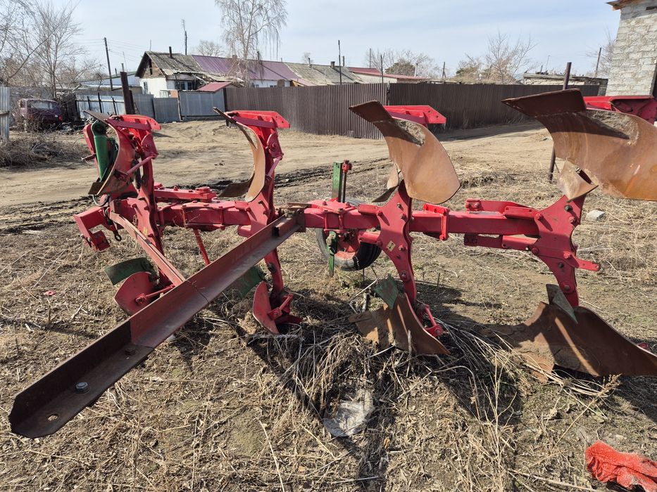 Продам плуг оборотный 3+1