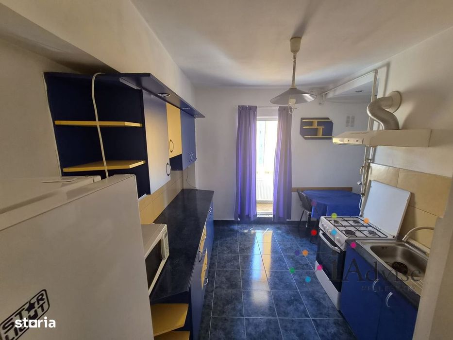 Apartament de 3 Camere pe Două Fețe, cu 2 Băi, 2 Balcoane și 2 Locuri