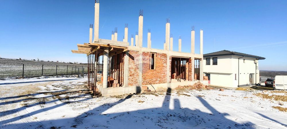 Фамилна двуетажна къща за продажба, с.Кичево, обл.Варна, ЙГ