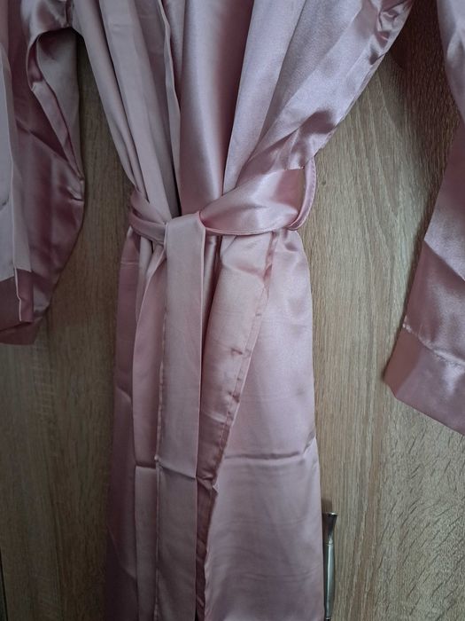 !Чисто нова! Сатенена ношница