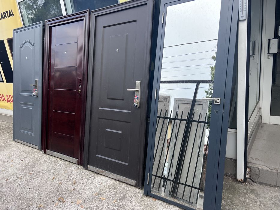 Врати за баня налични 68/200 Орландовци