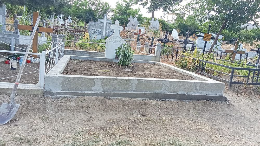 Vând Cruce din marmură