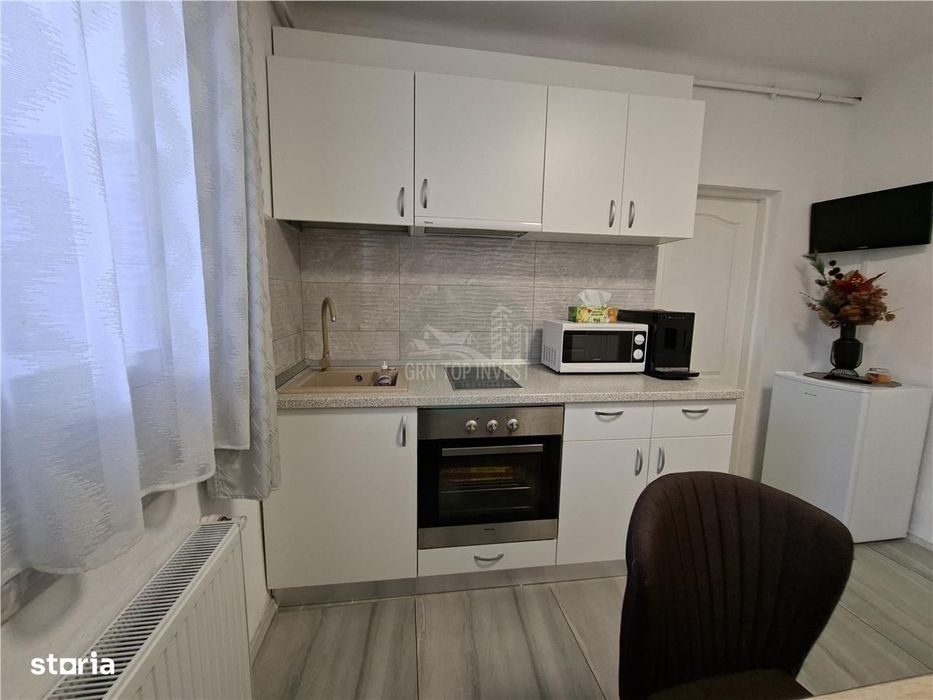 Studio curte proprie 150 mp la casa zona Centrala