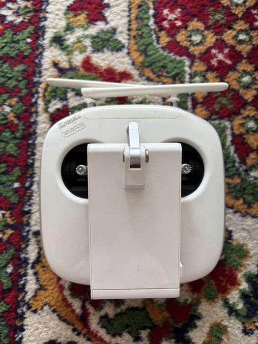 Дрон DJI Phantom 4