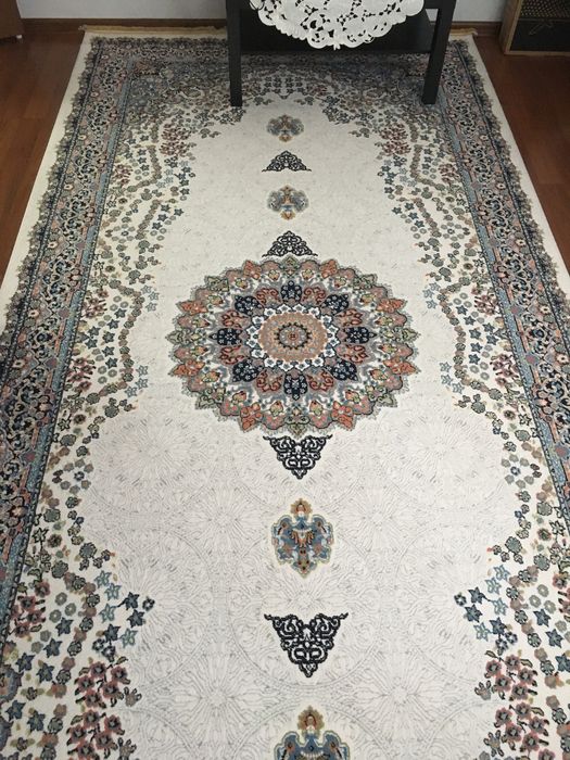 Продам ковер в хорошем состоянии