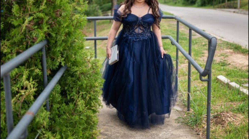 Абитуриентска  рокля тъмносиня