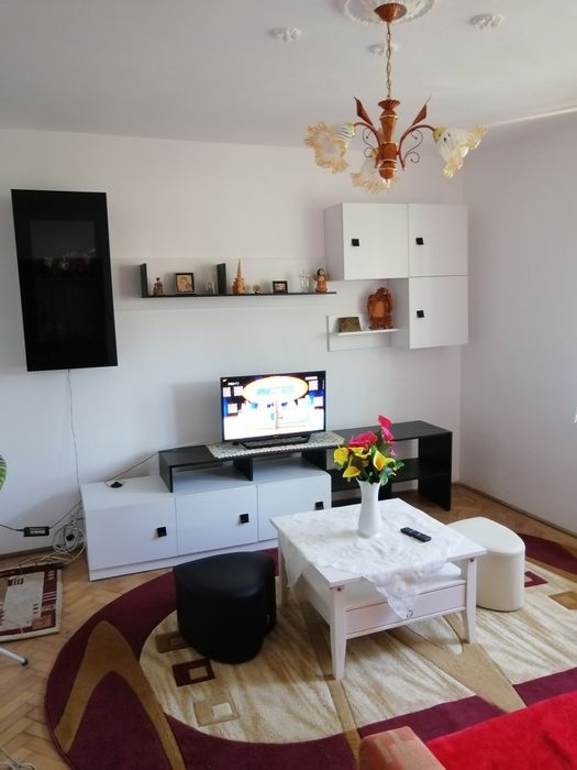 Închiriez apartament doua camere