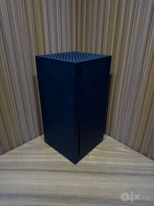 Xbox series X в хорошем состоянии