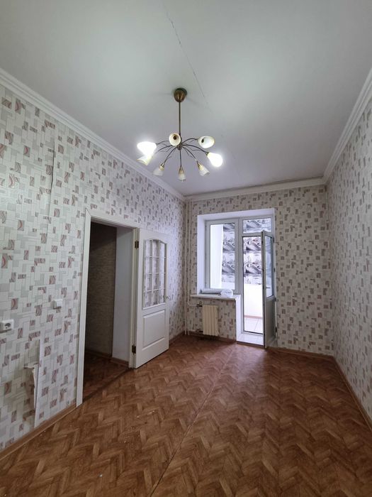 Люстры разные, недорого