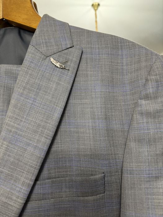 Kastyum shim erkaklarniki juda chiroyli sifatli