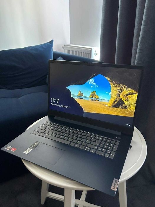 Laptop Lenovo IdeaPad 3 – AMD Ryzen 5 5500U, 17.3”, 8GB RAM, 512GB SSD