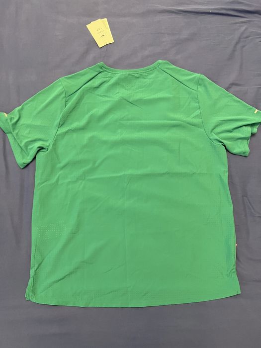 Новая мужская спортивная футболка NIKE