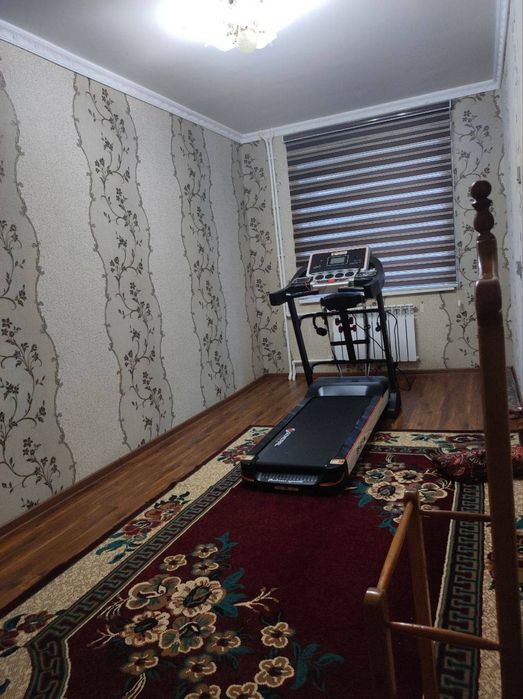 Тезда Гуливерда 4хона 1этаж квартира сотилади