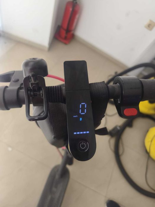 Продавам елетрическа тротинетка Xiaomi Pro 2