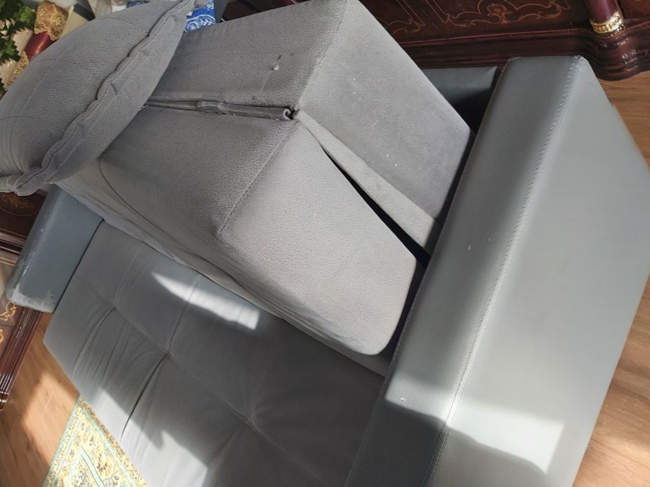 Продается диван в хорошем состоянии