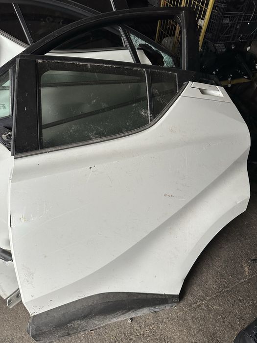 Врата Toyota C-HR 16-23