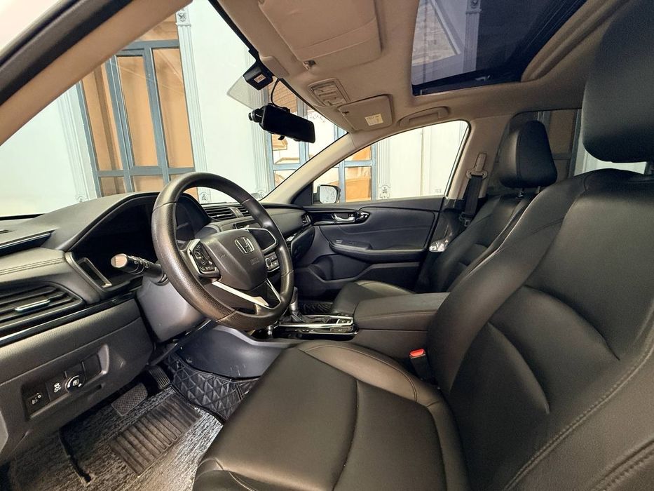 Honda crider 2023 idealni holatda 1 qo'l minilgan