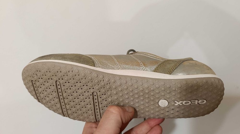 Pantofi damă Geox, mărimea 39, în stare impecabilă