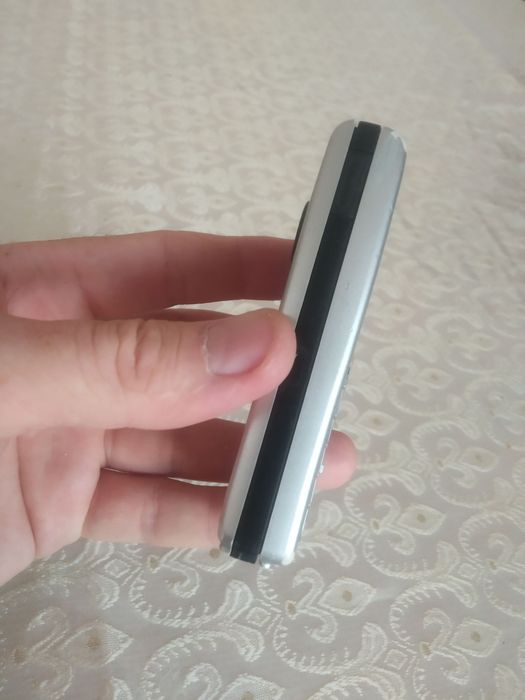Nokia 6230i sotladi rodnoy