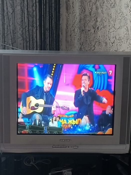 Продам телевизор samsung,