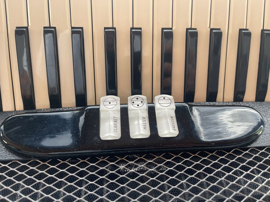 Acordeon Crucianelli 120 basi