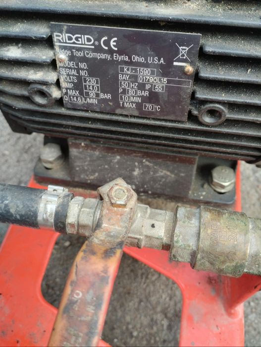 Машина за отпушване на канали