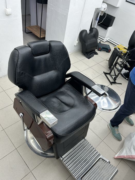 Продам барберское кресло