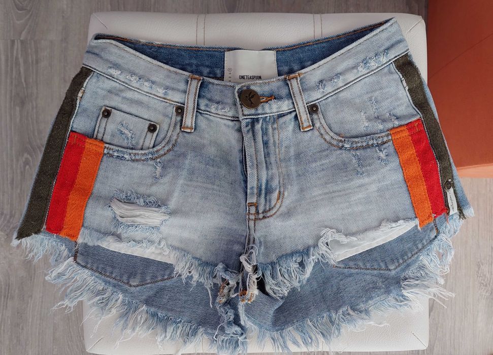 Дънкови гащеризони тип пола и къси гащи