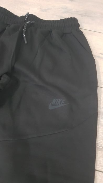 Trening NIKE Tech