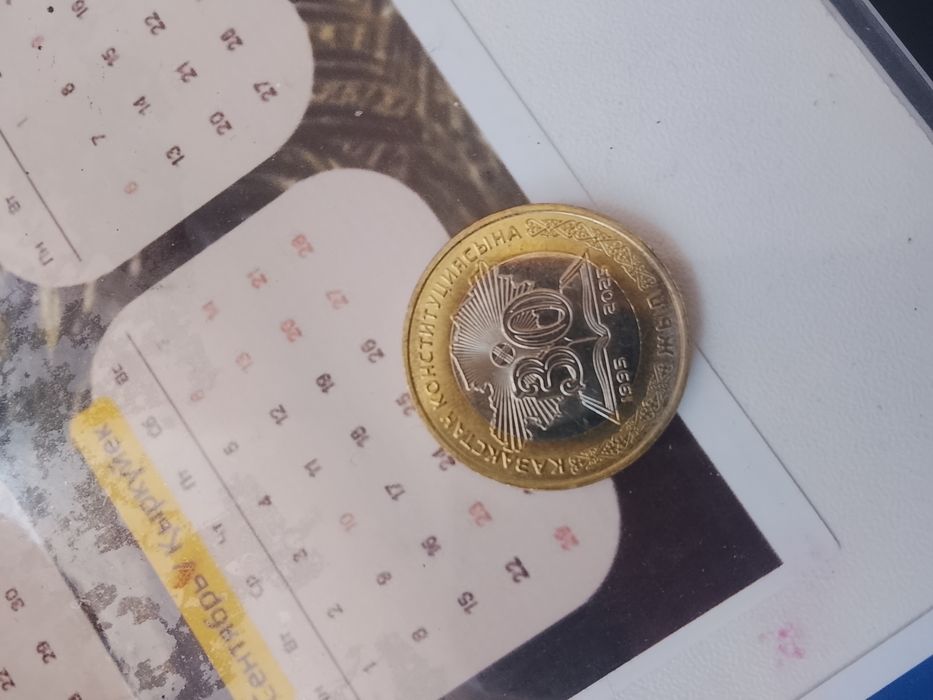 Продам монету недорого