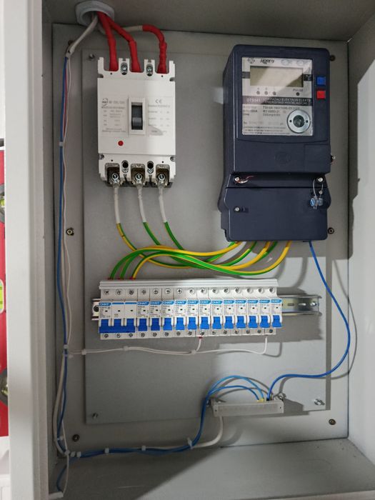 услуги электрика.