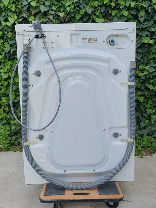 Masina de spalat  Whirlpool 7 kg in stare perfecta