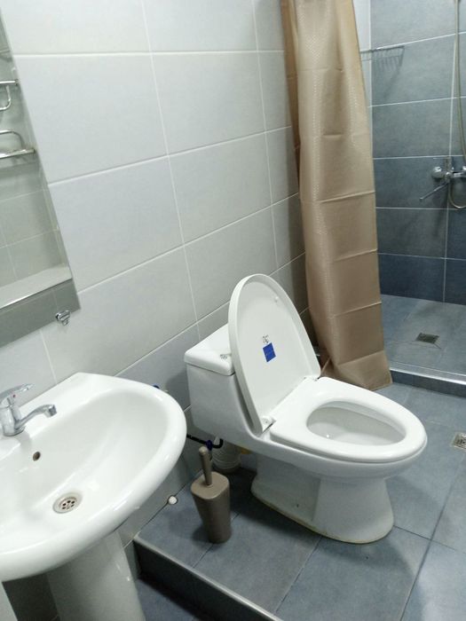 Registon maydoni roparasida joylashgan hostel