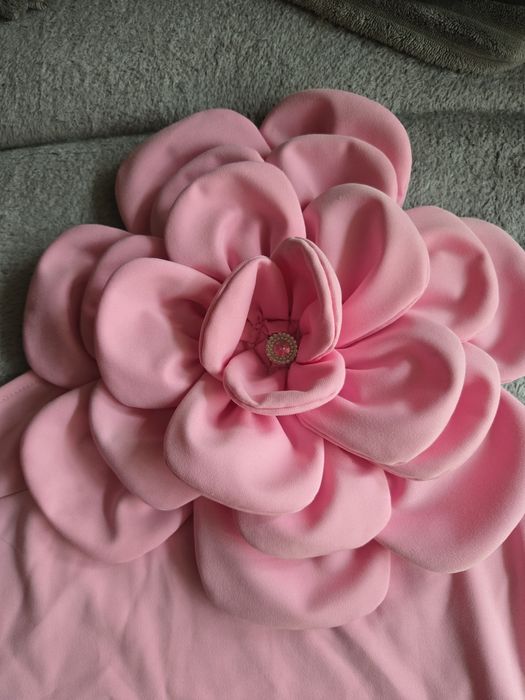 Розов топ много стилен