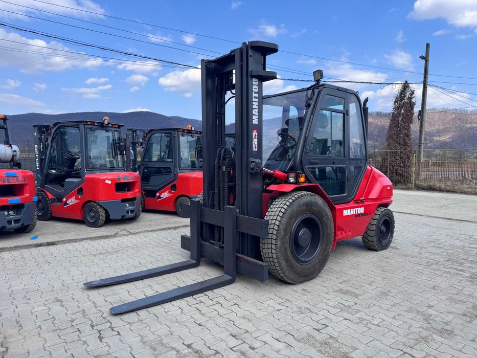 Motostivuitor Manitou 5 tone Diesel teren accidentat