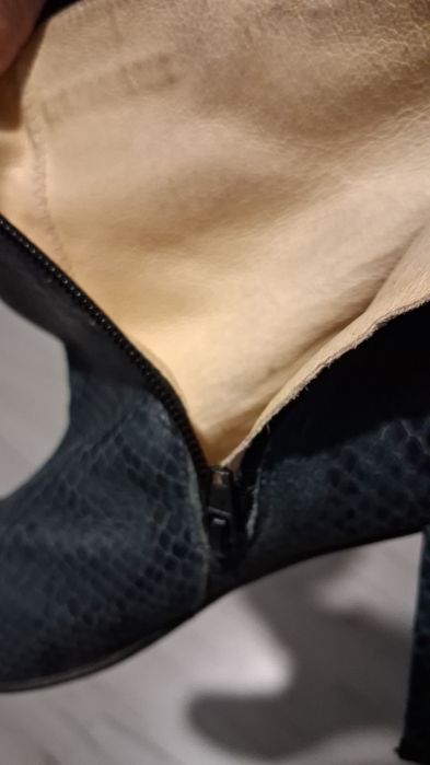 Продам ботильоны кожанные