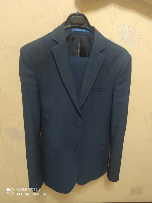 Продаю костюм б/у